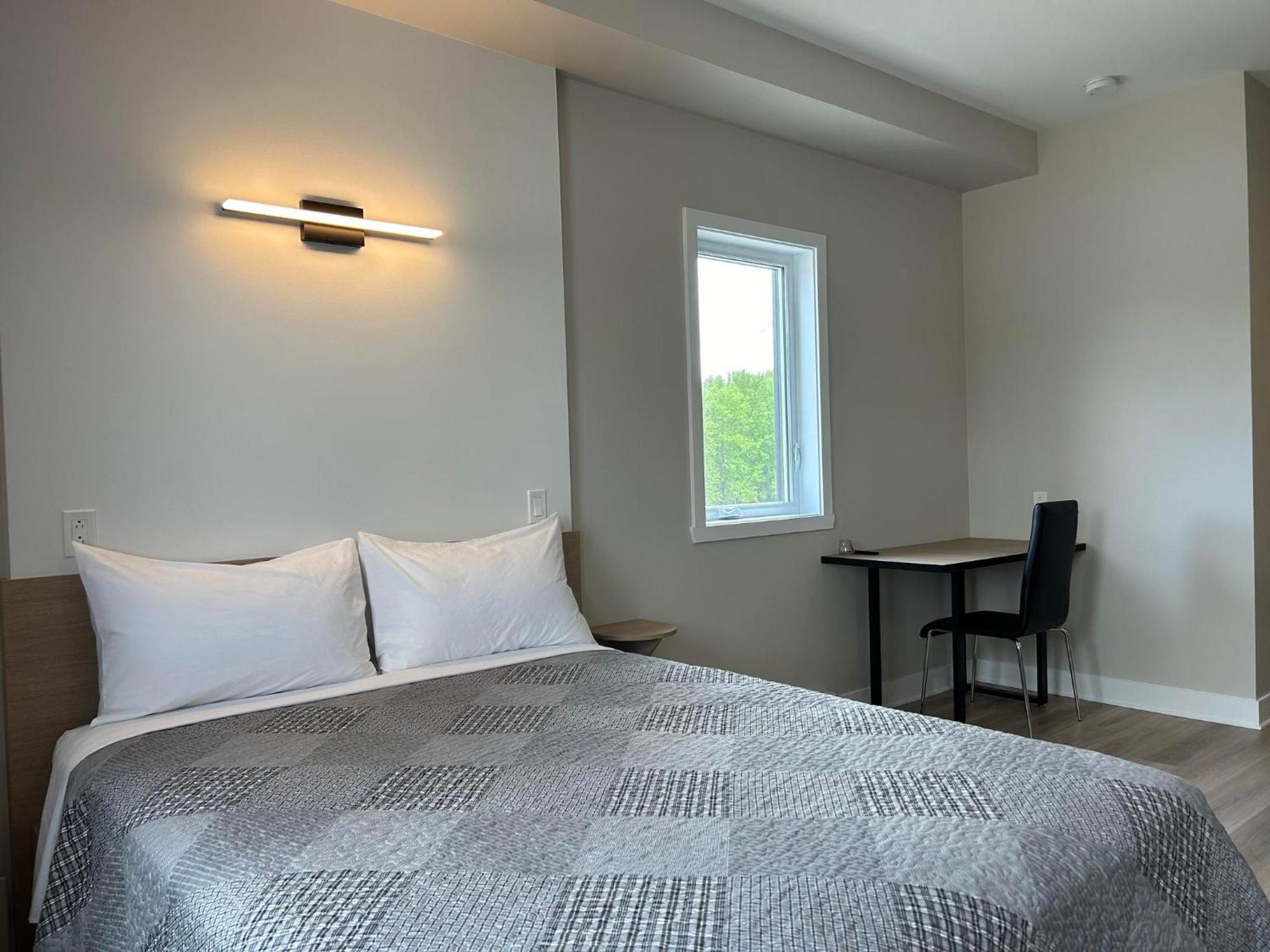 Hotel St-Michel Saint-Michel des Saints Bagian luar foto